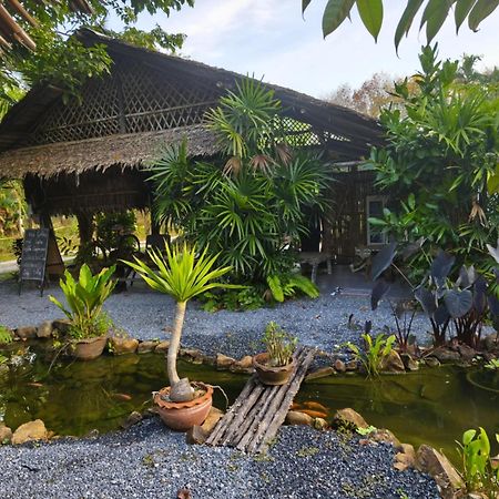 Baan Farang Homestay Phra Saeng Ban Nam Dam Экстерьер фото