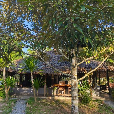 Baan Farang Homestay Phra Saeng Ban Nam Dam Экстерьер фото