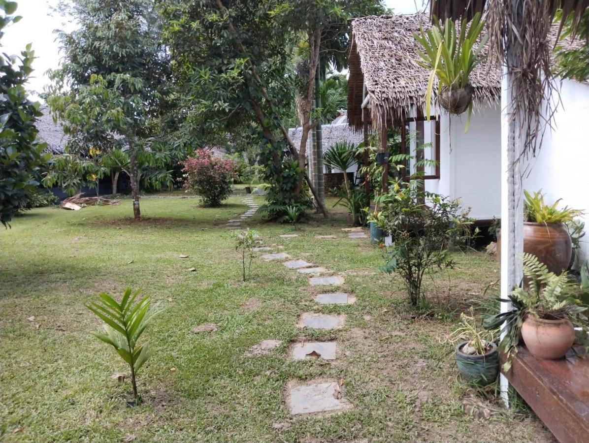 Baan Farang Homestay Phra Saeng Ban Nam Dam Экстерьер фото